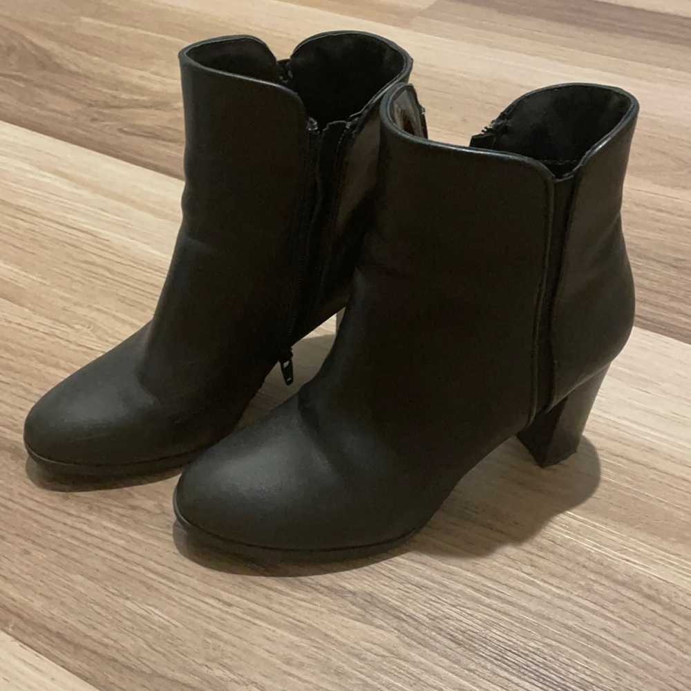 Barely used black ankle boots